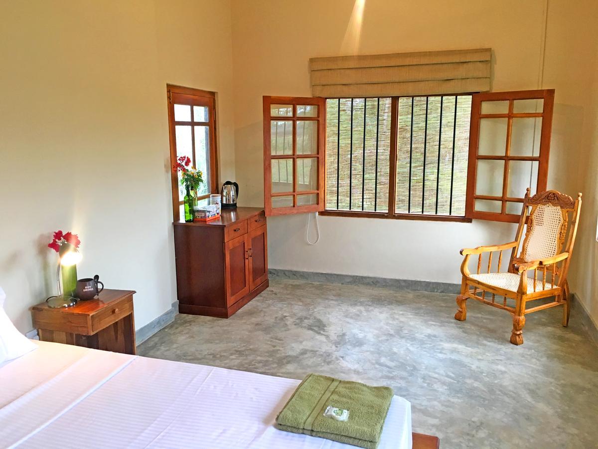 Captain'S Bird Safari Lodge 푸탈람 외부 사진