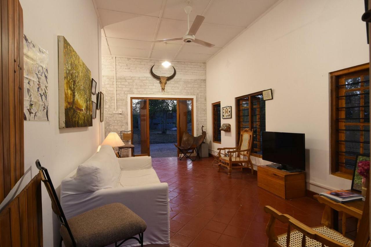 Captain'S Bird Safari Lodge 푸탈람 외부 사진