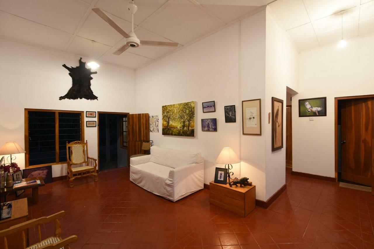 Captain'S Bird Safari Lodge 푸탈람 외부 사진